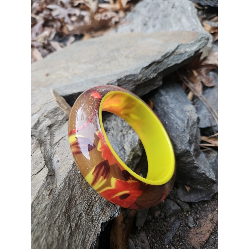 Vintage Bakelite Reverse Poppy Bangle Bracelet